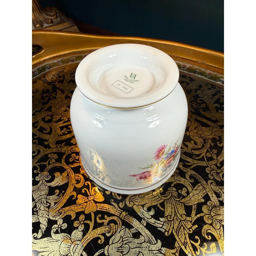 Vista Alegre Portugal Floral Porcelain Cachepot with‎ Gold Trim – 4.25